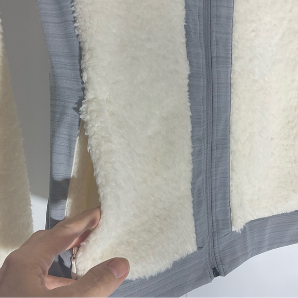 FILA Sport Tru-Dry & Tru-Warm Faux Fur Outer Front Pockets Zip Front Jacket XS - Picture 10 of 15